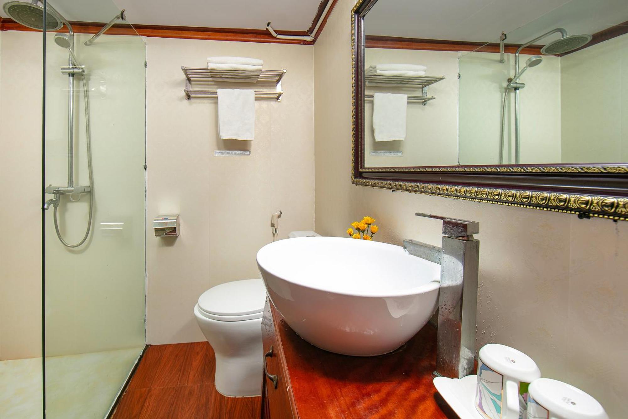 Hotel Fantasea Imperial Cruise Ha Long Zewnętrze zdjęcie