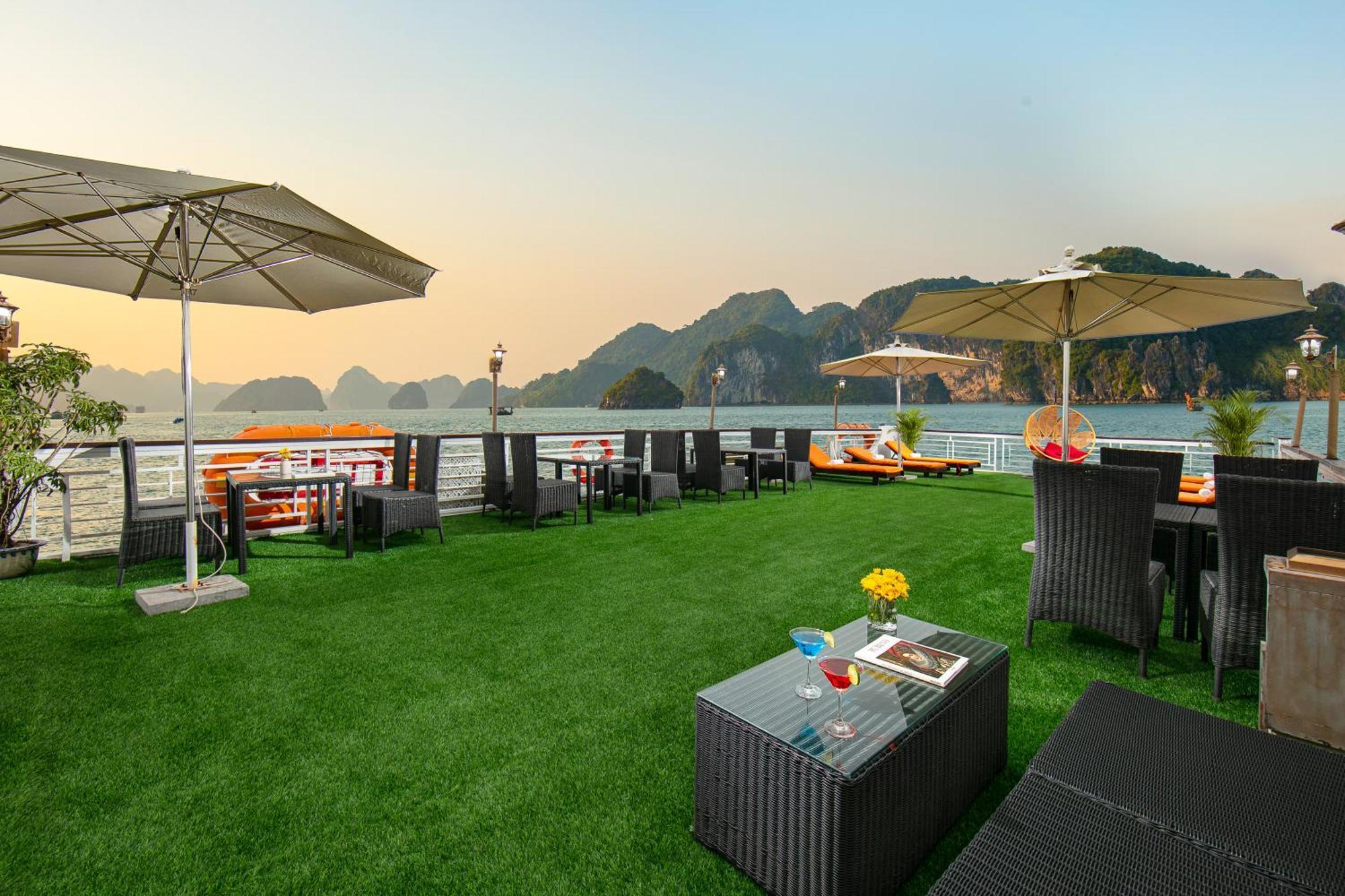 Hotel Fantasea Imperial Cruise Ha Long Zewnętrze zdjęcie